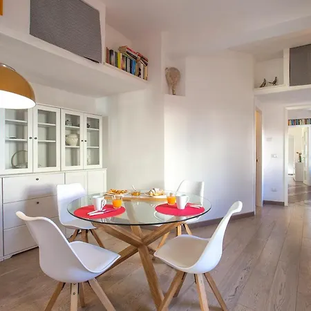 Bright Central Flat Sassari